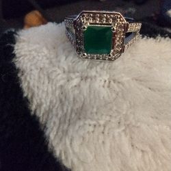 1.40 Carat Sapphire And Emerald ring size 8