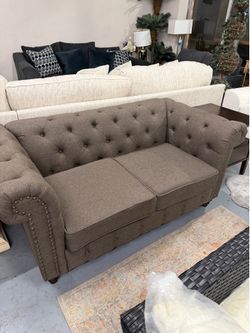 Loveseats /// Livingroom furniture/// sofas