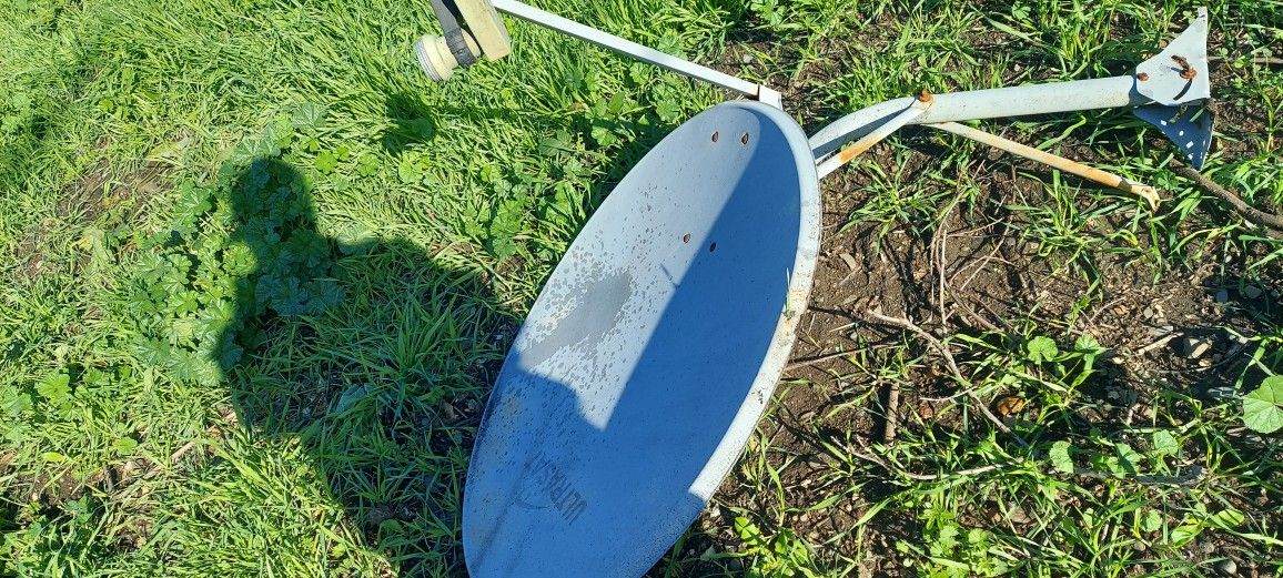 Satellite Dish ** FREE 