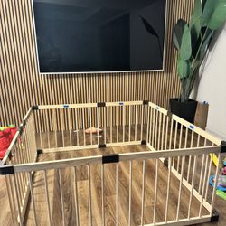 Wooden play pen