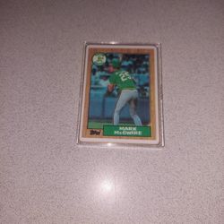 VINTAGE 1987 TOPPS TIFFANY MARK MCGWIRE ROOKIE CARD IN HARD PLASTIC CASE