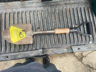 Bronco Short-Handle Shovel with D-Grip