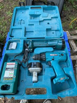 Makita cordless drill kit