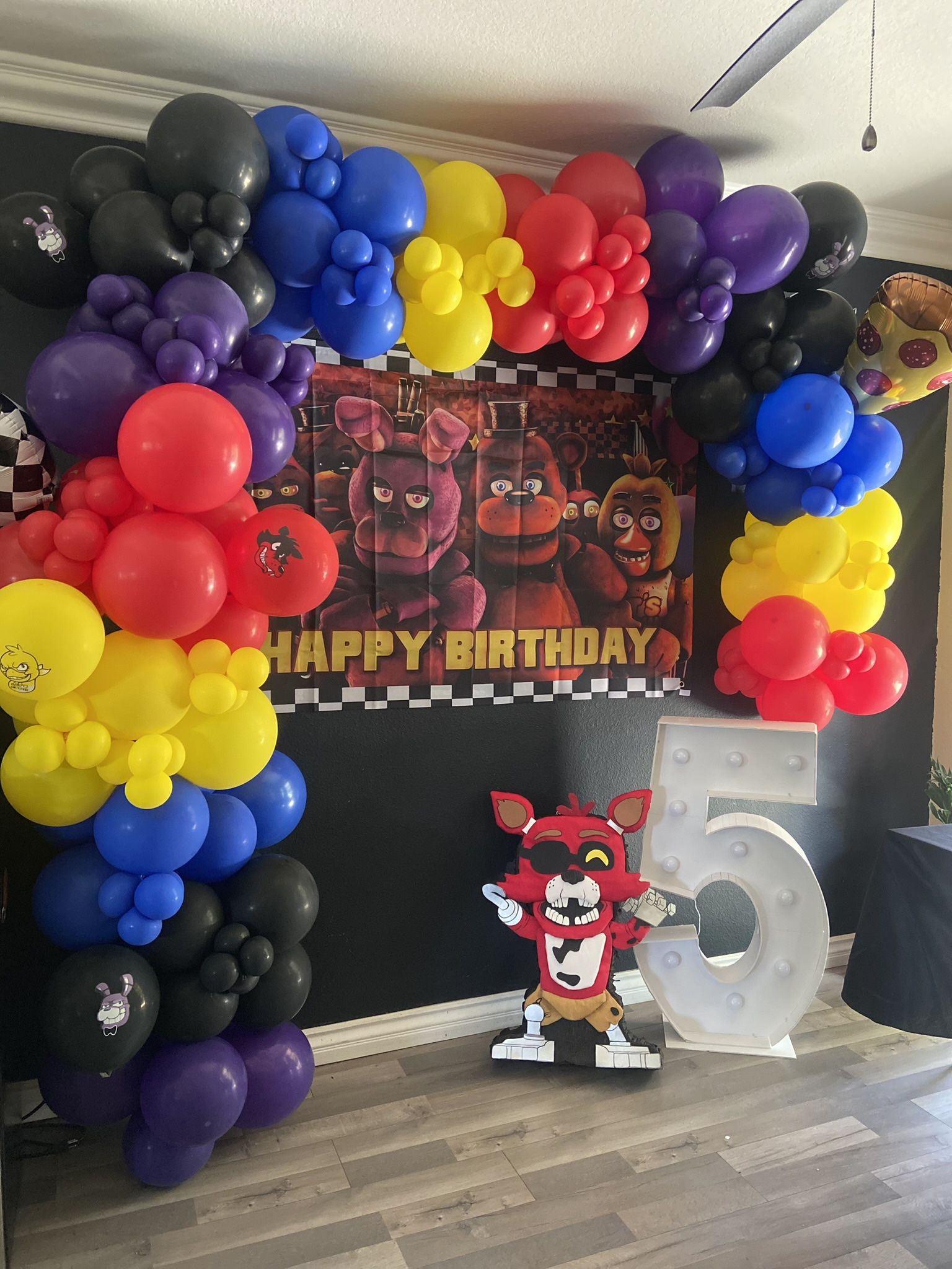 Freddy Fazbear Balloon Garland/ Balloon Garland/ FNAF Balloon Garland