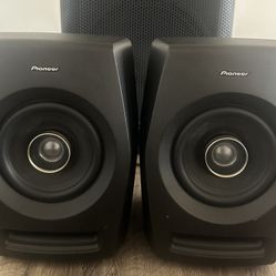 TWO PIONEER DJ RM-05 5-INCH ACTIVE STUDIO MONITOR