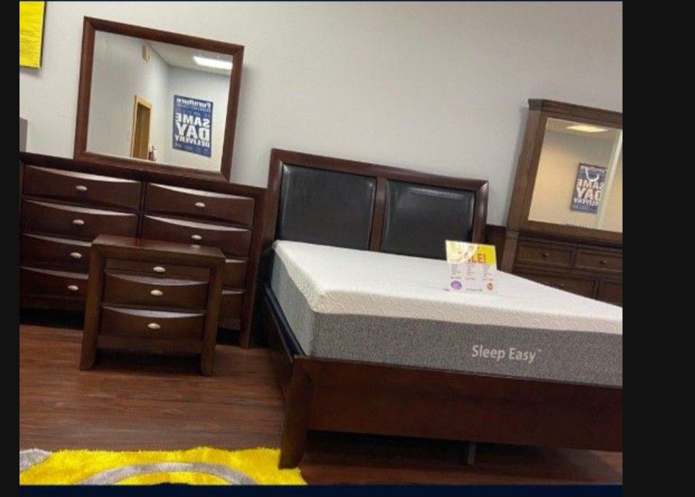 *Memorial Day Now!!!*---Sophisticated Emily Merlot Queen Bedroom Sets---From $699!!!---Delivery And Financing🫡