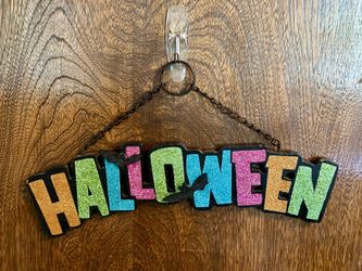 Vintage Glittery “HALLOWEEN” Hanging Sign
