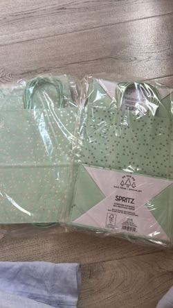 46 pcs gift paper bag party green dot