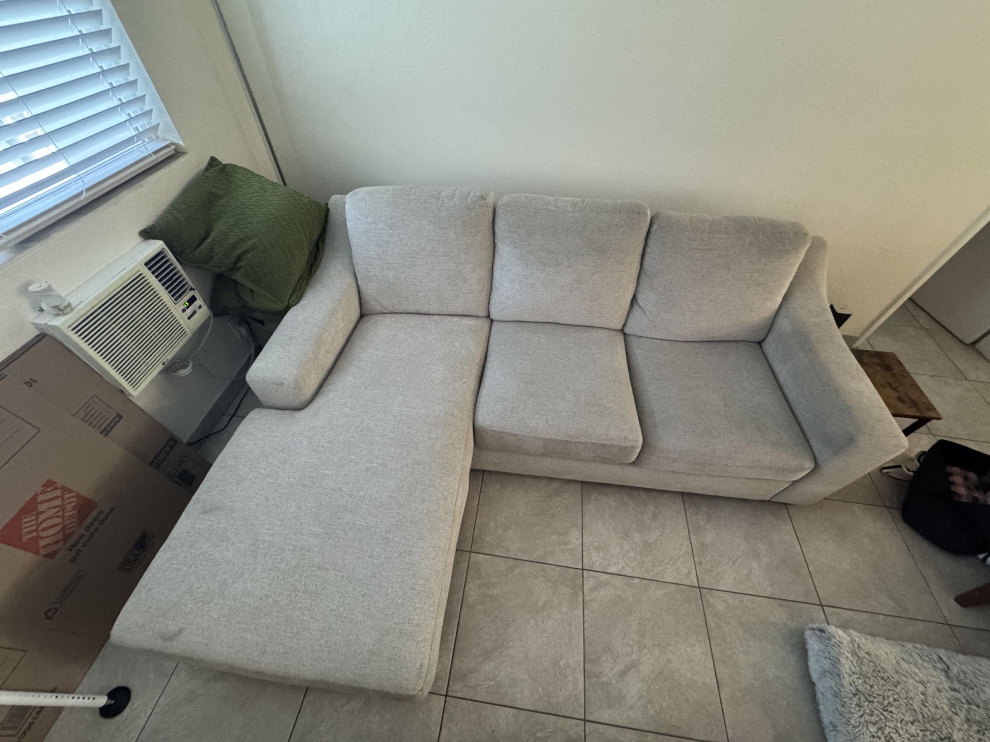 Light Gray Sectional Sofa – Great Condition!