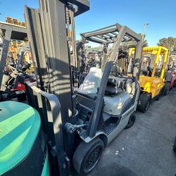 Nissan Forklift 3 stage sideshift 5500 lb
