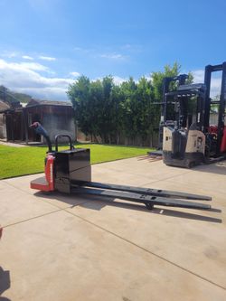 2017 Raymond double pallet Rider