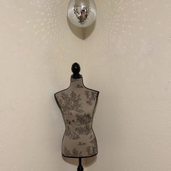Female Mannequin For Sewing / decor! 