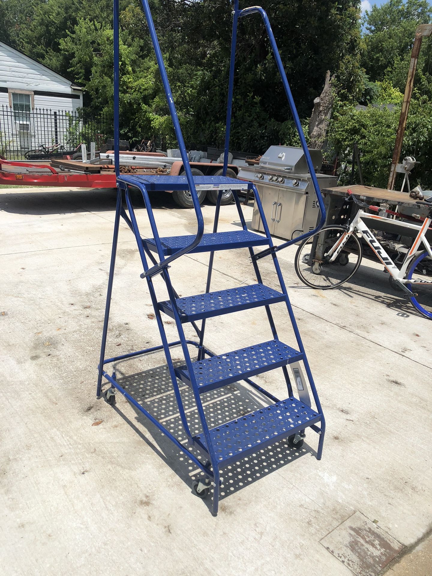 Louisville 5 Steps Steel Warehouse Ladder New