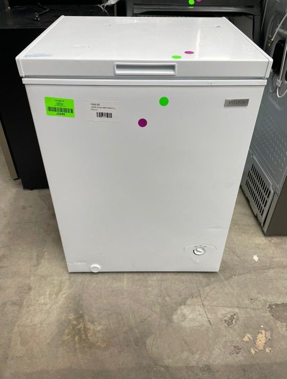 Vissani MDCF5WH 5 cu. ft. Manual Defrost Chest Freezer for Sale in
