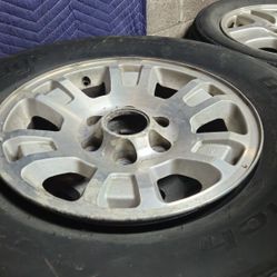 4x OEM 17" GMC Yukon Tahoe Wheels w/ Center Caps 6x5.5