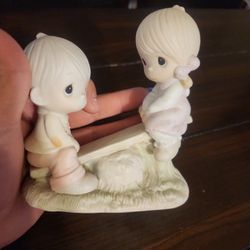 PRECIOUS MOMENTS  FIGURINE 