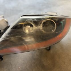 BMW Z4 OEM Headlights – Xenon – For Parts/Repair – $120
