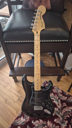 Squier by Fender Stratocaster Electric Guitar