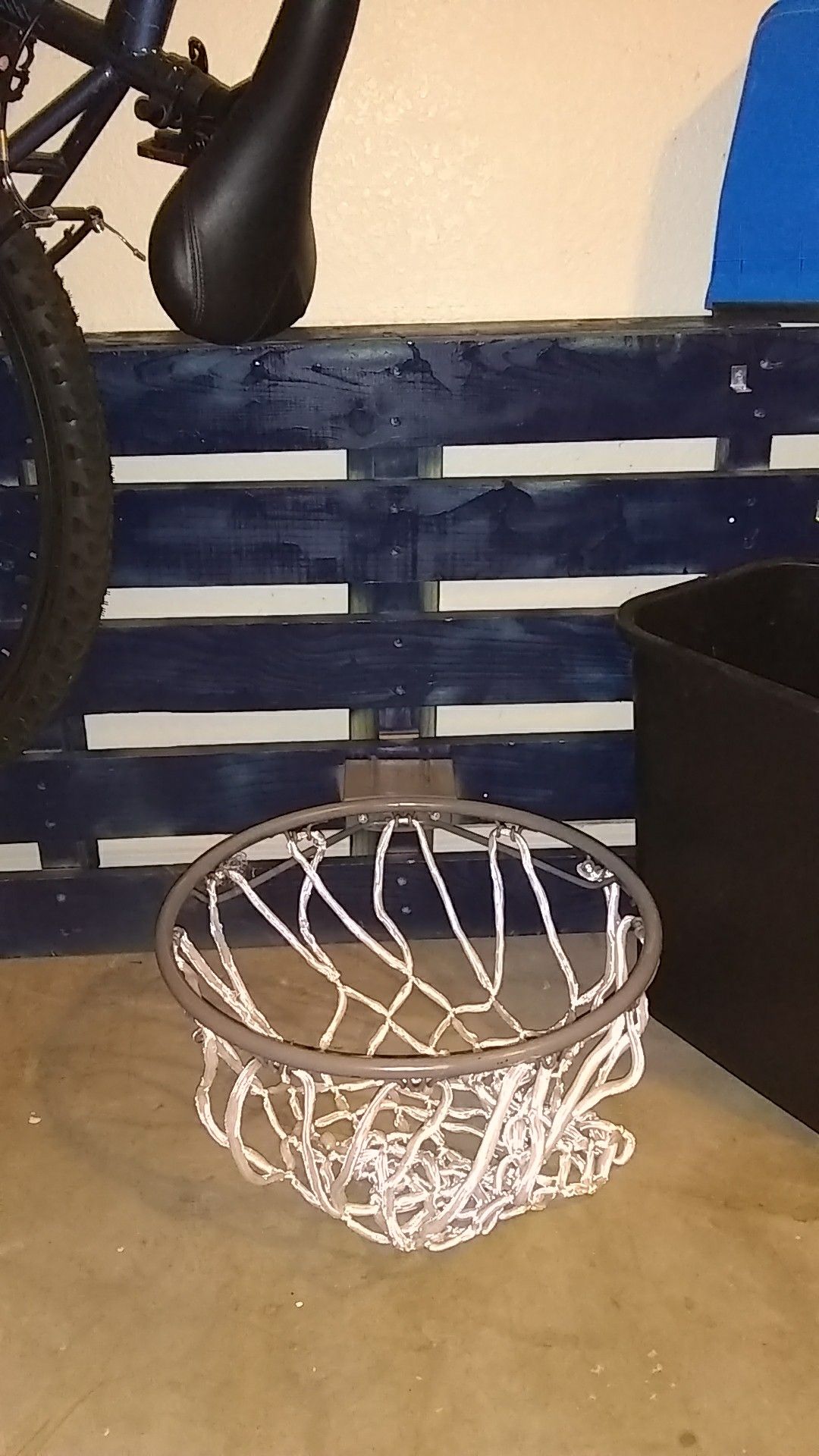 Basketball hoop