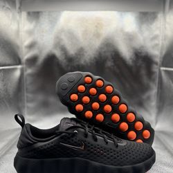 Nike mind 002 black hyper crimson