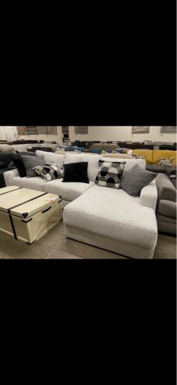 Light Gray Sectional Sofa with Chaise