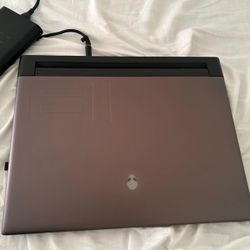 Alienware M18 R2 - Dell Laptop - Gaming