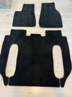 OEM Tesla Model X Carpet Floor Mats – Complete Set – excellent condition
