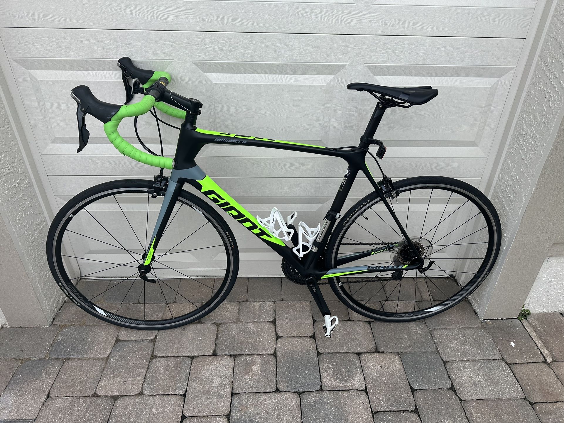 Giant TCR ADVANCED 2 Carbon Bike Large Frame 105 Compartments