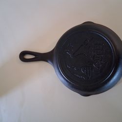 Lodge Wolf Cast Iron Skillet 