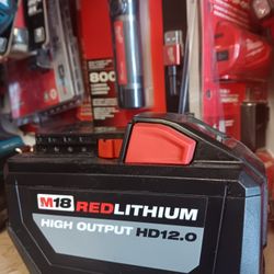 Milwaukee M18 Red Lithium High Output HD 12.0 AH 