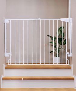 Toddler/Pet Safety Gate - Wide (New)