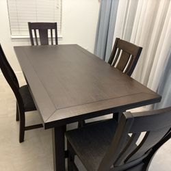 Dinning table set for 4 