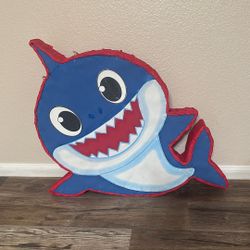 Daddy Shark 🦈 Piñata 🪅 