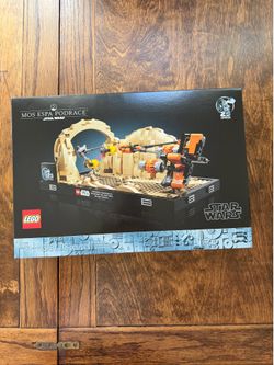 LEGO 75380 Star Wars Mos Espa Podrace Display Set