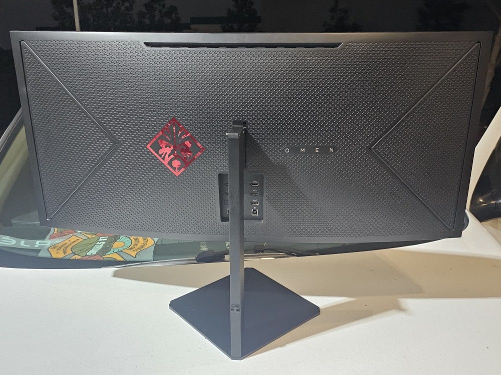 OMEN X by HP 35 LED Curved 1440 x 3440 21:9 Ultrawide G SYNC 100