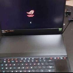 ROG Zephyrus Duo 16 GX650: AMD Ryzen 9 7945HX, 32GB RAM, 2TB SSD, NVIDIA GeForce RTX 4090,