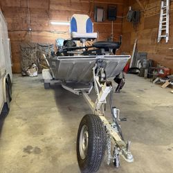 Bass Tracker 17’ Aluminum Boat with trailer