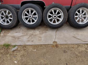 Rims 20in 3/4 ton Chevy rims not for free we want 300 but if it’s too high, we can go lower