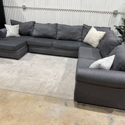 HUGE Sectional Sofa Couch - Chaise Lounge - 4pcs - Gray - Cleaned - Comfy -   Delivery Available
