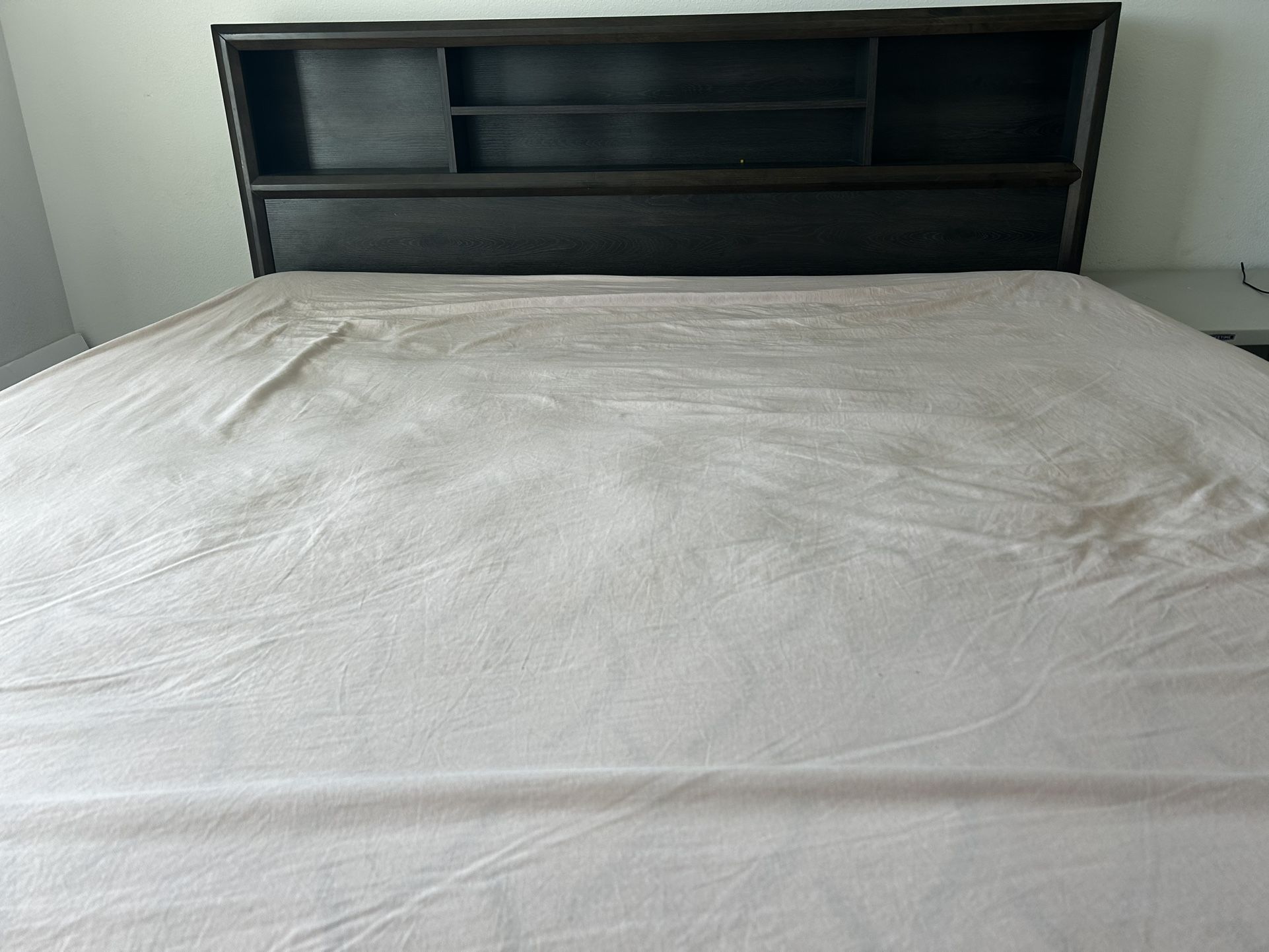 King Size Cot With Mattresses Include 4 Storage Drawers
