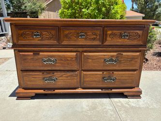Solid Wood 7 Drawer Dresser Chest of Drawers Furniture Good Condition
