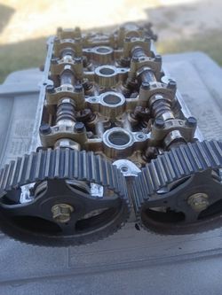 Parts  .2004 Hyundai Santa Fe 2.4 Head 4 Cylinder