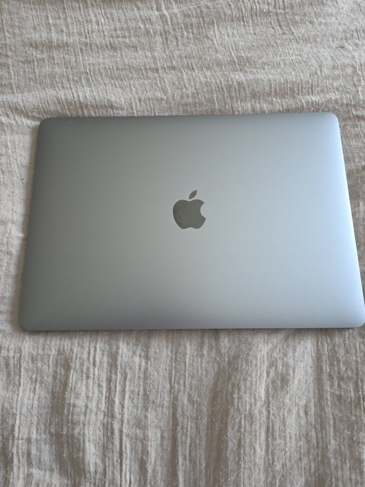 MacBook Pro 13.3" Laptop - Apple M1 chip - 8GB Memory - 256GB SSD- Space Gray
