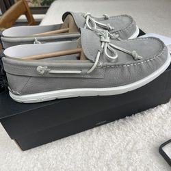 New Men’s Uggs Moccasins W Box
