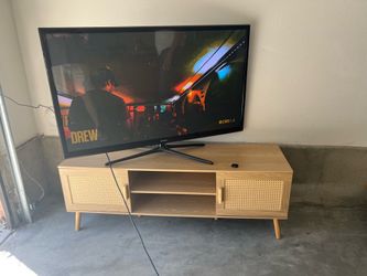 Samsung 50” TV used- great condition