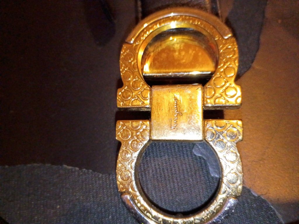Faragamo Belt From Sax Fifth 5 Years Old And No Damage Or Wear.