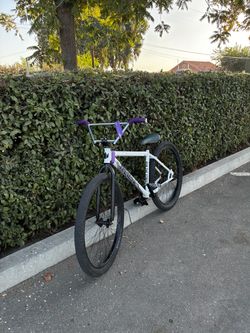 Throne front rim (trade only)