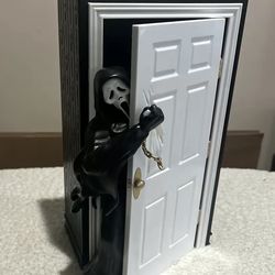 SCREAM DOOR (LET ME IN)