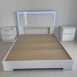 Brand New Queen Bed with 2 Nightstands / Camas Queen con 2 Mesas de Noche Nuevo a Estrenar … Fast Deliver y 🚚