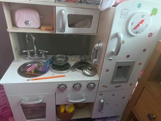 Play kitchen